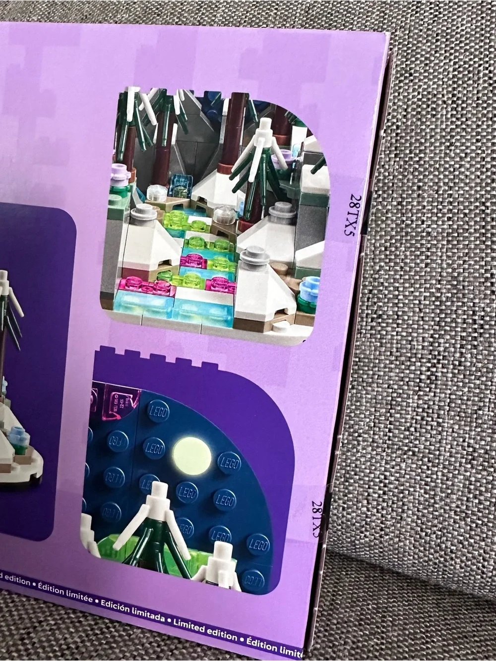 LEGO 40785 Northern Lights Diorama Building Toy 332 pcs Limited Edition
